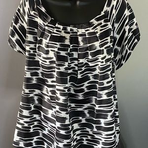 Worthington Woman , black and white patterned blouse, 3X